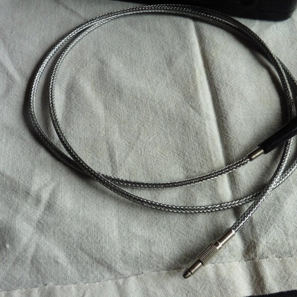 SLR: Cable Shutter Release & Shutter Cord & Flash & Auto Winder & Filter - Picture 3 of 9